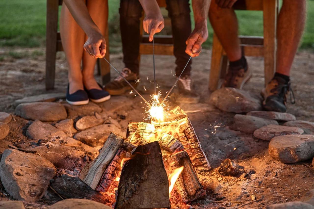 Horsley Hale Farm Glamping Hotel Ely Bagian luar foto